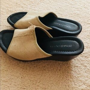 Donald J Pliner linen surface heel slippers sandal